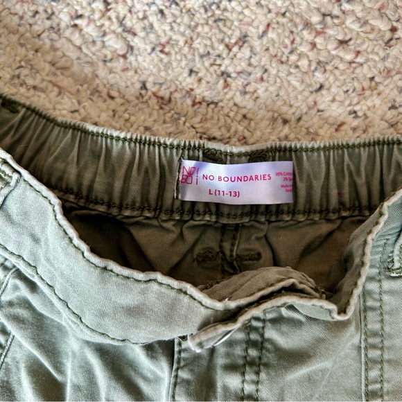 No Boundaries Women's Green and Black Cargo Pants (Both Pairs) - Picture 3 of 4